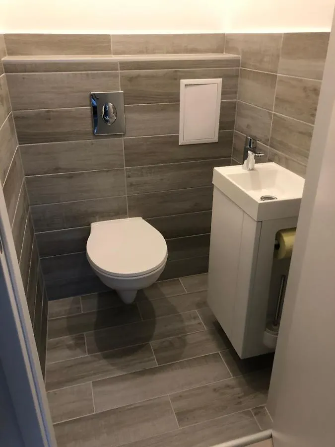 Theresa Tiana Apartman Bécs