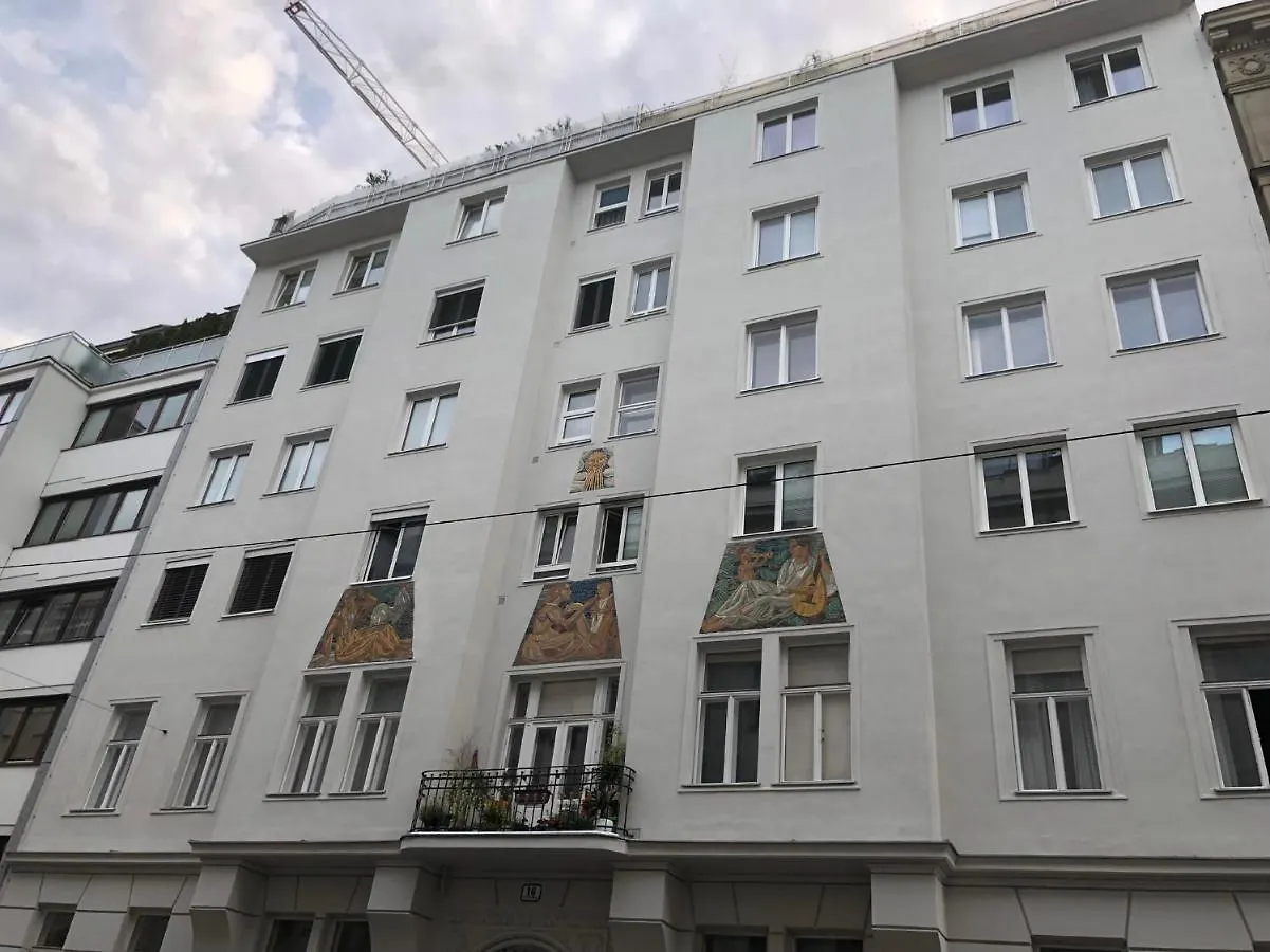 Theresa Tiana Apartman Bécs
